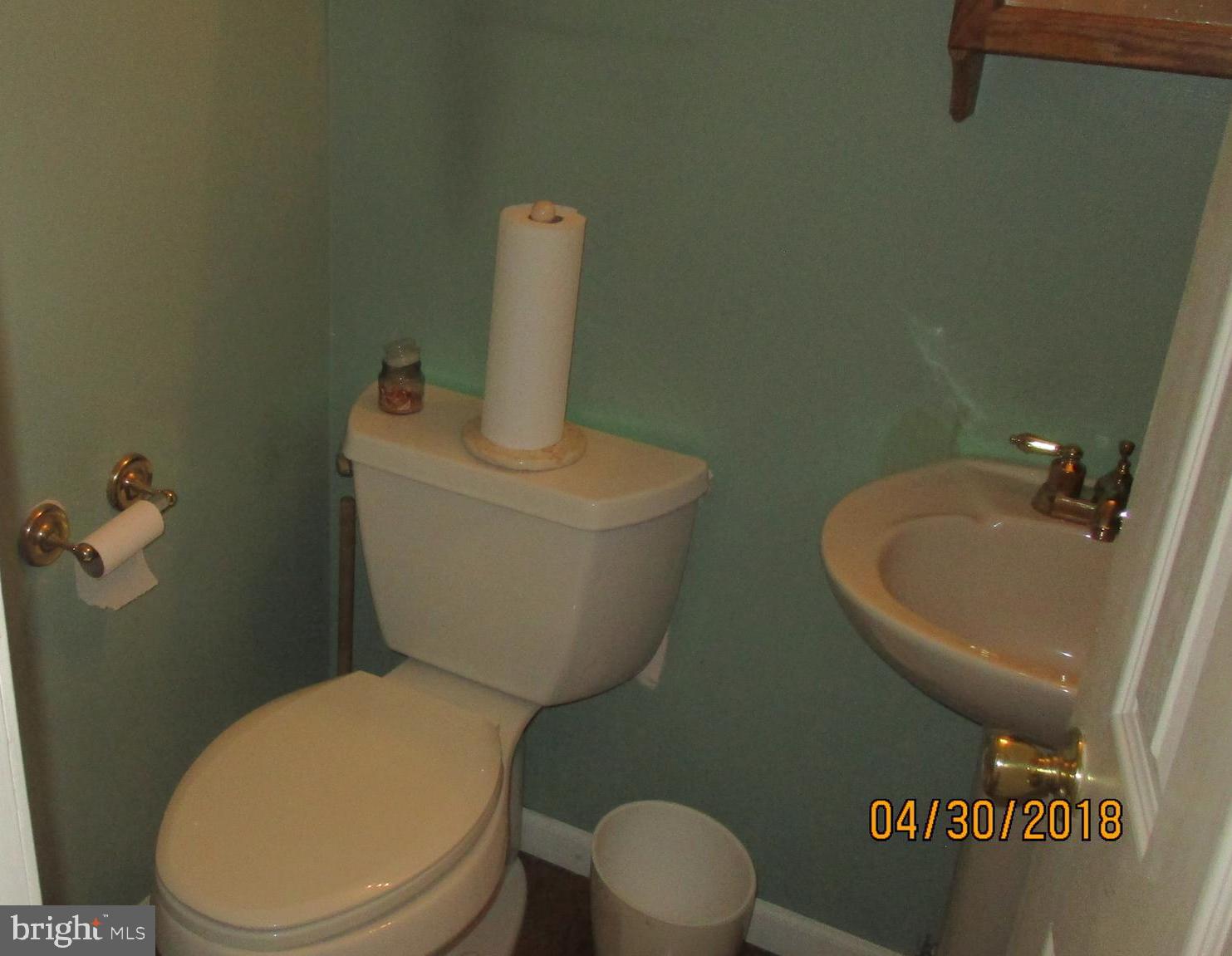3460 Edenbridge Road York, PA 17402 - Photo 16 of 20 Half Bath