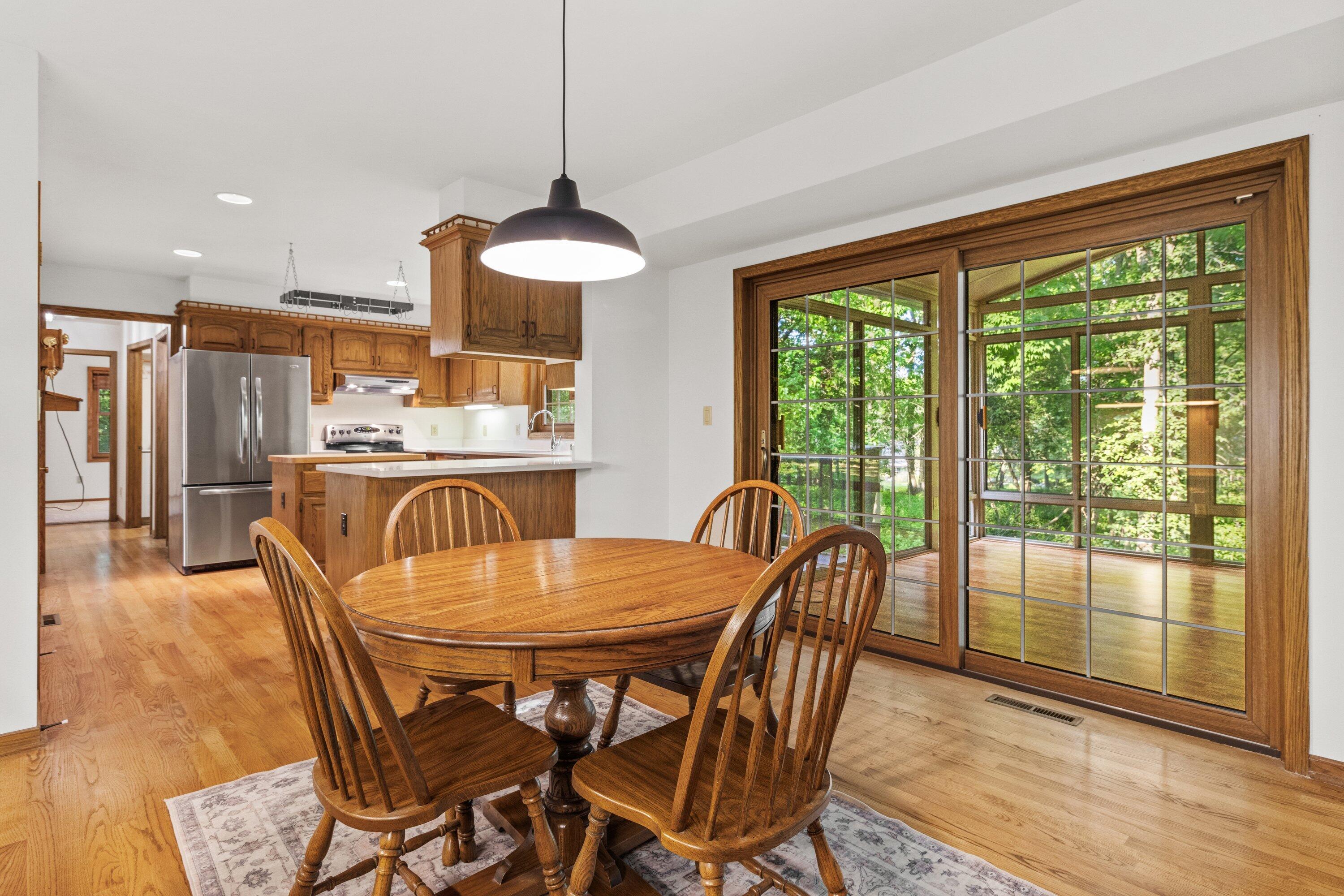 W278N2760 Rocky Point Road Pewaukee, WI 53072 - Photo 10 of 67 Dinette