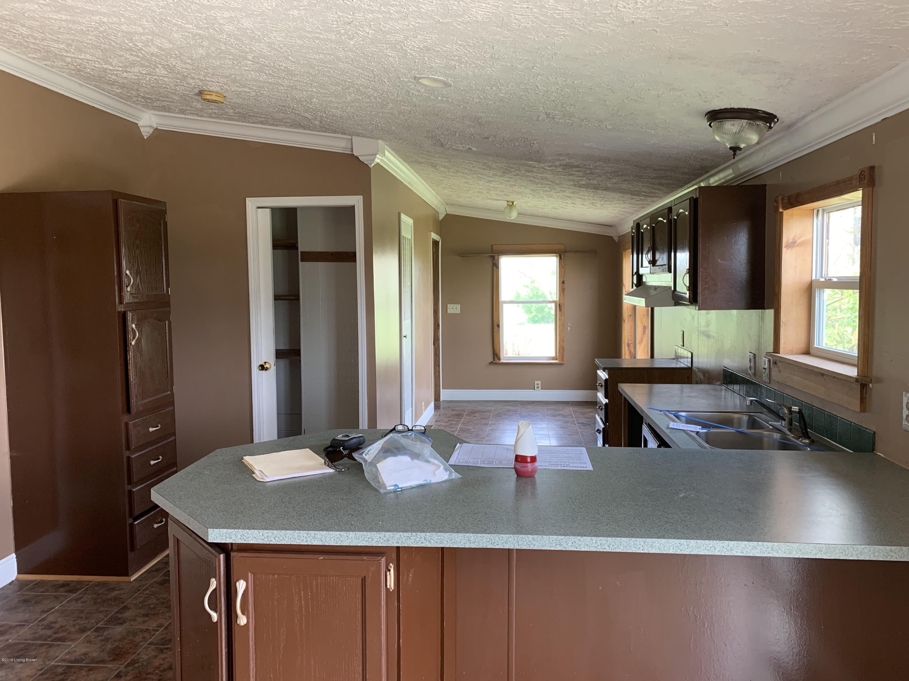 7633 Bethlehem Road Bethlehem, KY 40007 - Photo 5 of 18 KJQfX7zpRqeMYnmxLuXcuQ