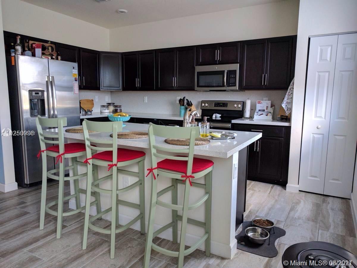 11553 Southwest 253rd Street Homestead, FL 33032 - Photo 6 of 18 Gallery Image 6
