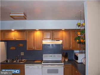 5206 Marwood Road Philadelphia, PA 19120 - Photo 4 of 5 Kitchen