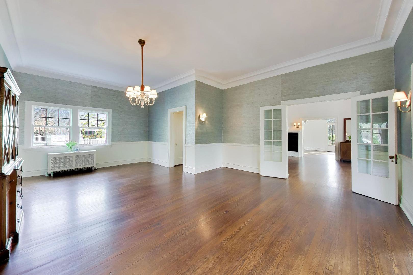 1046 Ridge Court Evanston, IL 60202 - Photo 6 of 58