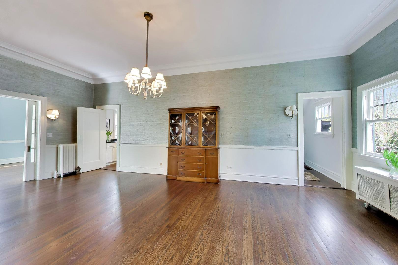 1046 Ridge Court Evanston, IL 60202 - Photo 7 of 58