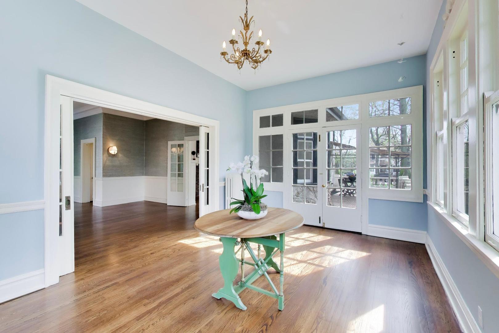 1046 Ridge Court Evanston, IL 60202 - Photo 9 of 58