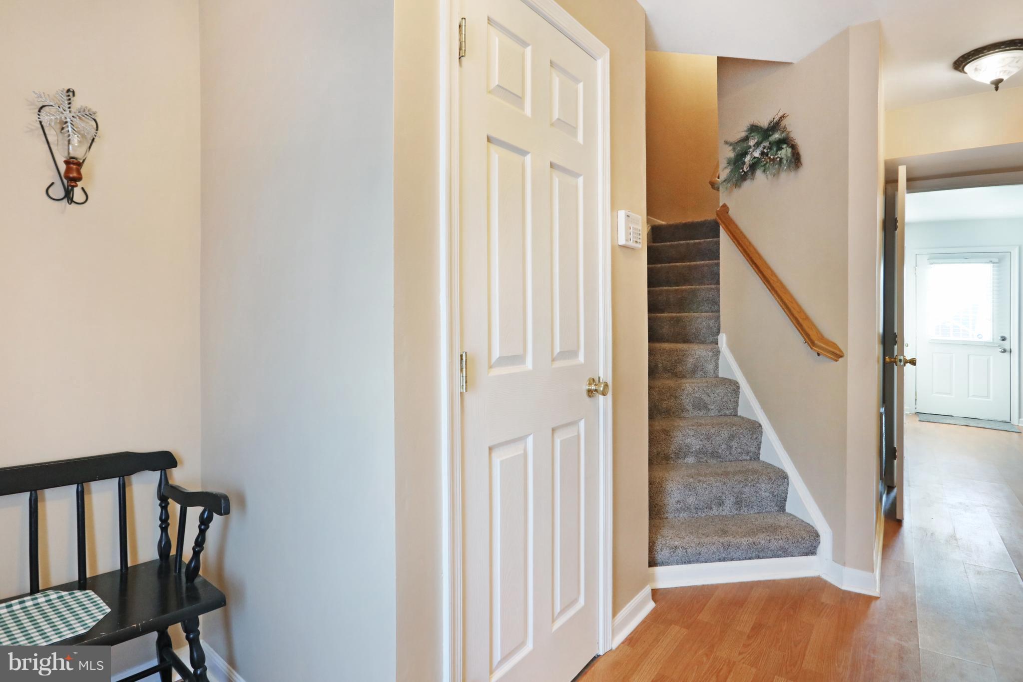 21 Fuzzy Tail Drive Ranson, WV 25438 - Photo 28 of 32 Foyer