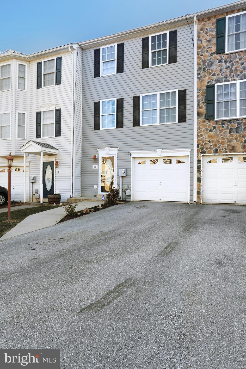 21 Fuzzy Tail Drive Ranson, WV 25438 - Photo 31 of 32 Front