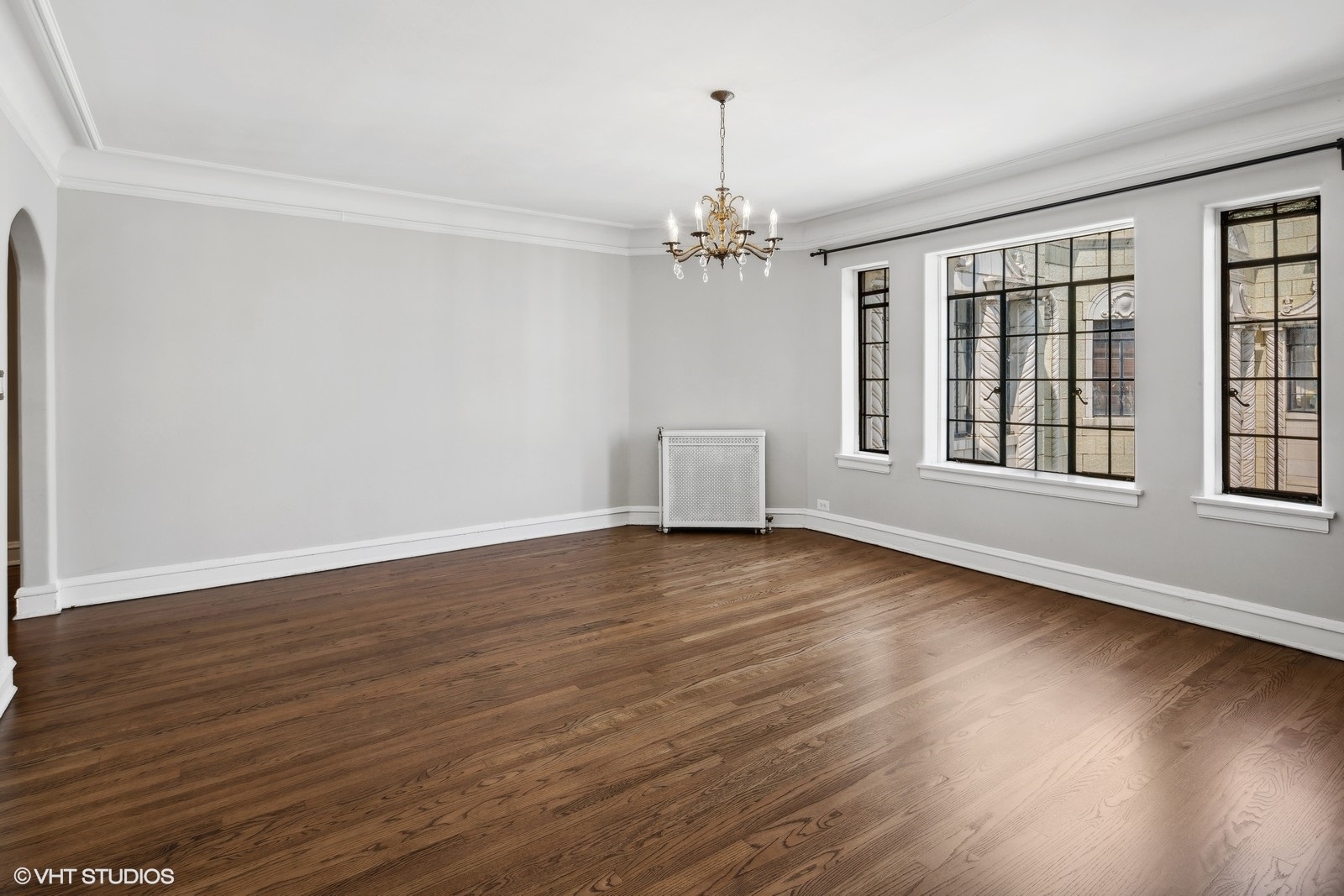7344 North Ridge Boulevard, Unit 9C Chicago, IL 60645 - Photo 4 of 16 Gallery Image 4