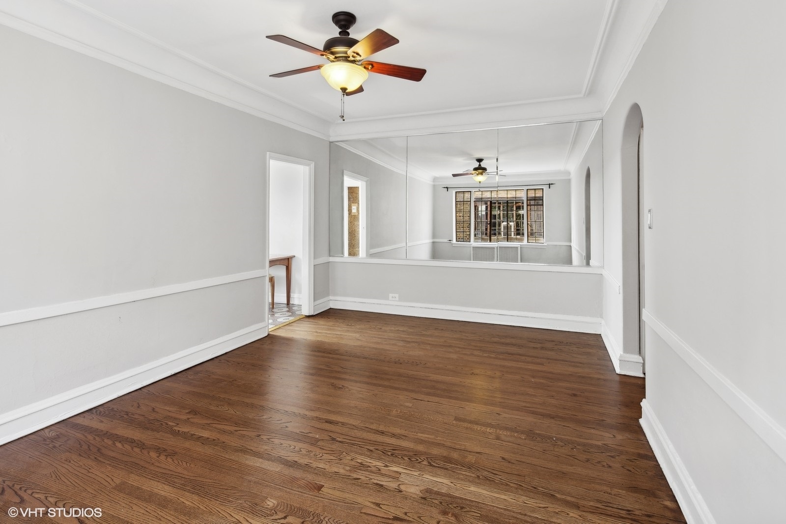 7344 North Ridge Boulevard, Unit 9C Chicago, IL 60645 - Photo 6 of 16 Gallery Image 6