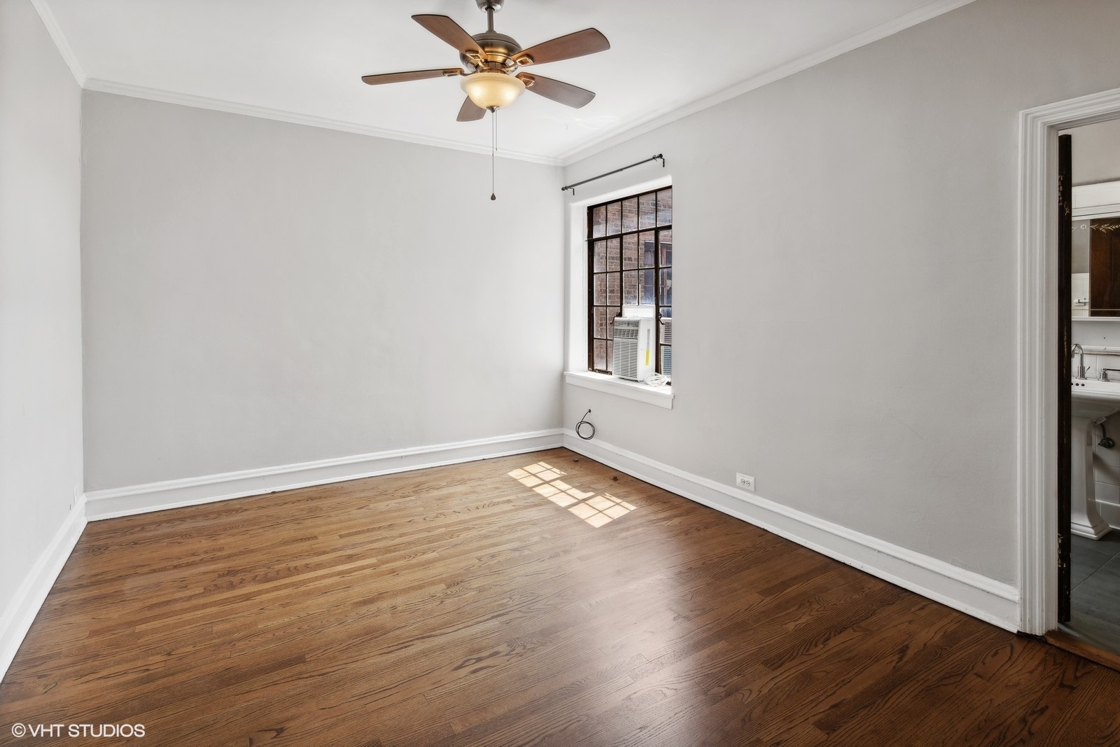 7344 North Ridge Boulevard, Unit 9C Chicago, IL 60645 - Photo 10 of 16 Gallery Image 10