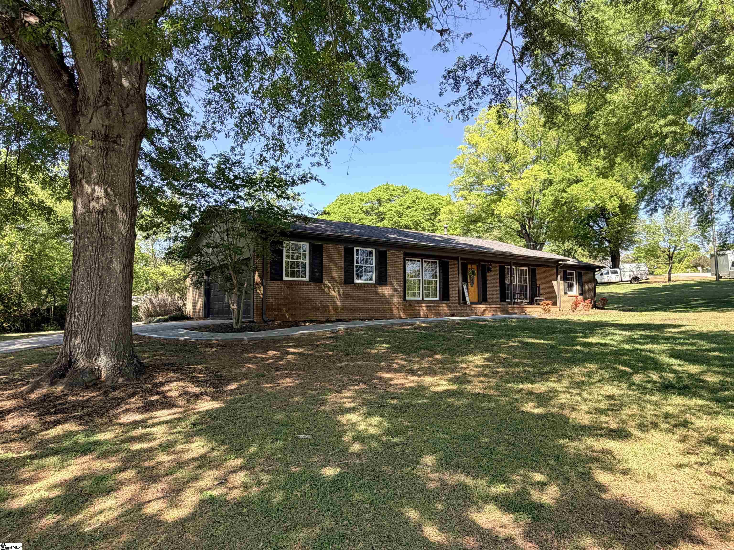 303 Robinall Drive Easley, SC 29642 - Photo 5 of 43