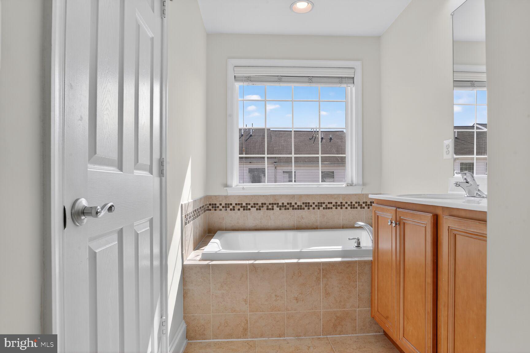 877 Ryan Street Baltimore, MD 21230 - Photo 10 of 44 Owner's Bath