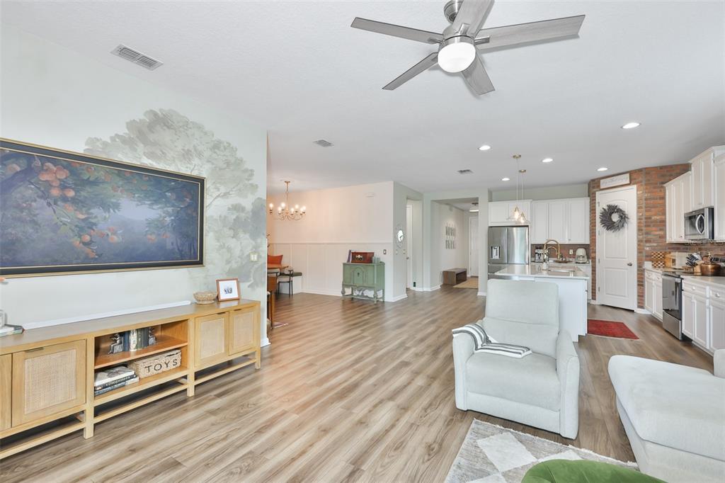 11527 Cedar Valley Drive Riverview, FL 33569 - Photo 16 of 51
