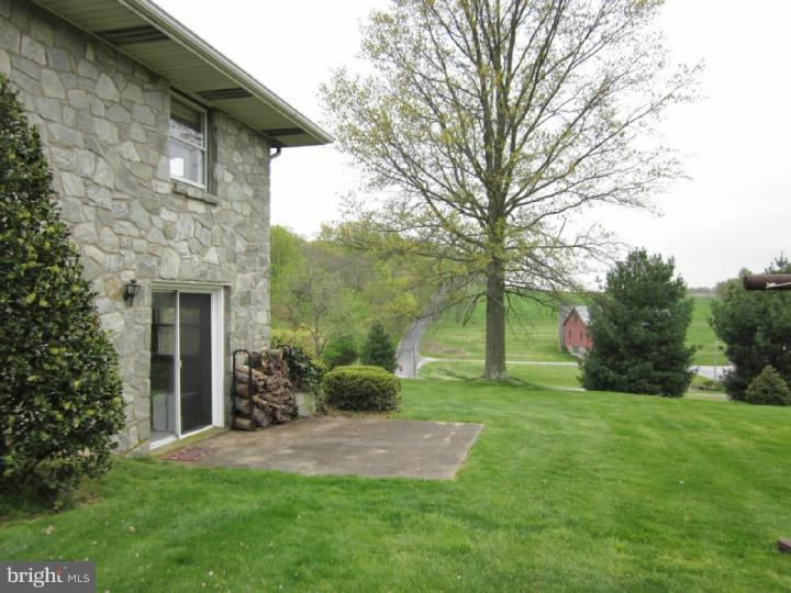 1627 Glen Run Road Atglen, PA 19310 - Photo 23 of 24 Patio