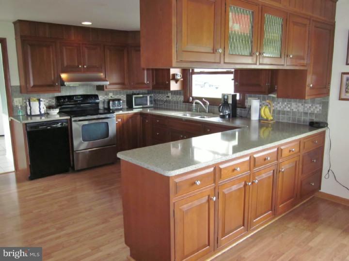 1627 Glen Run Road Atglen, PA 19310 - Photo 6 of 24 Kitchen