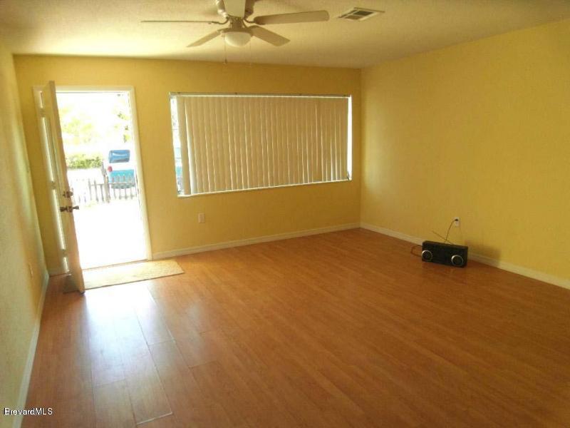 842 Croton Road Melbourne, FL 32935 - Photo 12 of 14 LivingDining Area