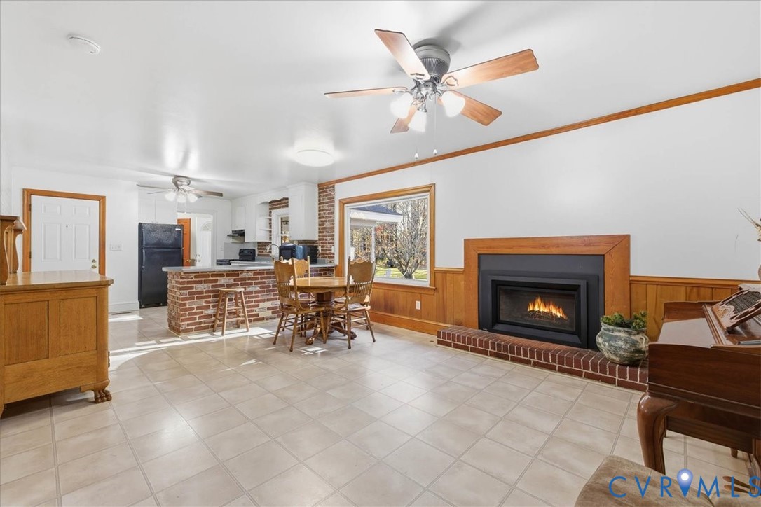 15357 Old Forty Road Waverly, VA 23890 - Photo 10 of 42 a living room with furniture and a fireplace