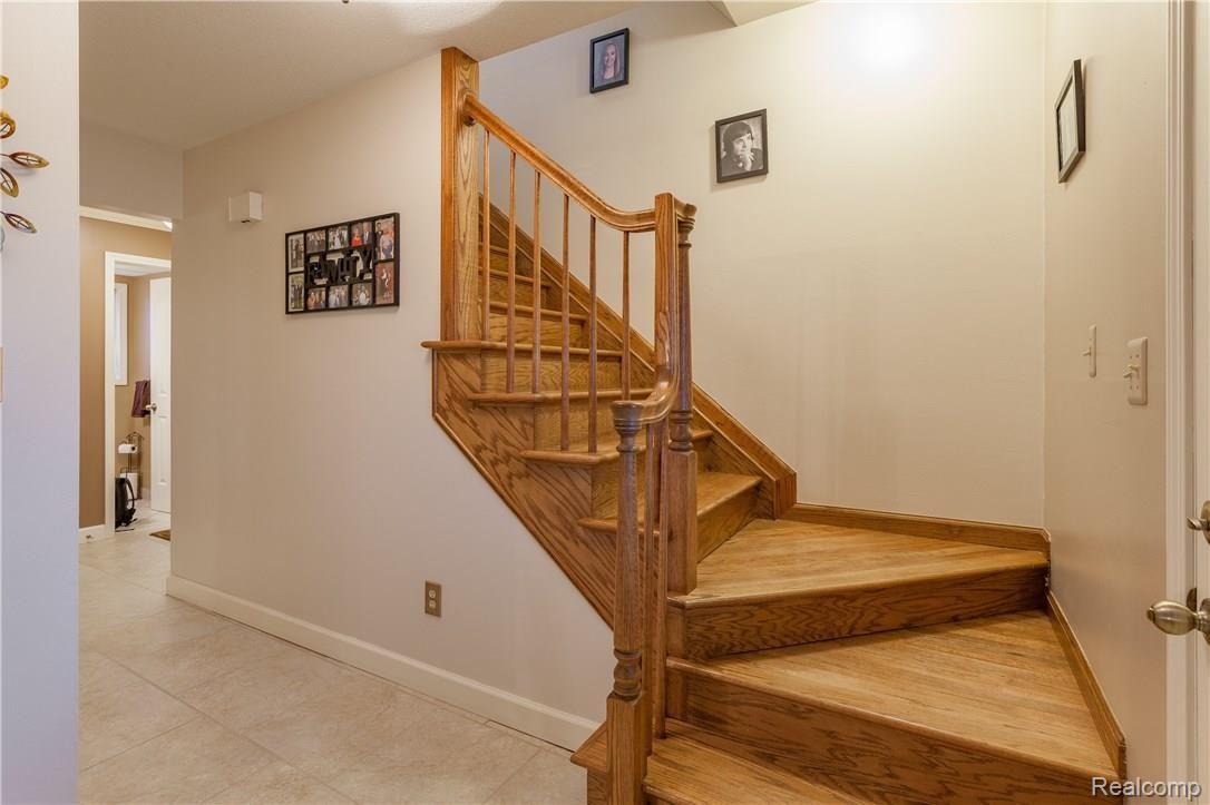 3765 West Schafer Road Pinckney, MI 48169 - Photo 5 of 36 IMG_2886.jpg