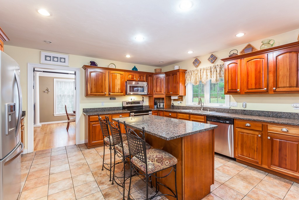 727 Stow Road Marlborough, MA 01752 - Photo 11 of 30 Gallery Image 11