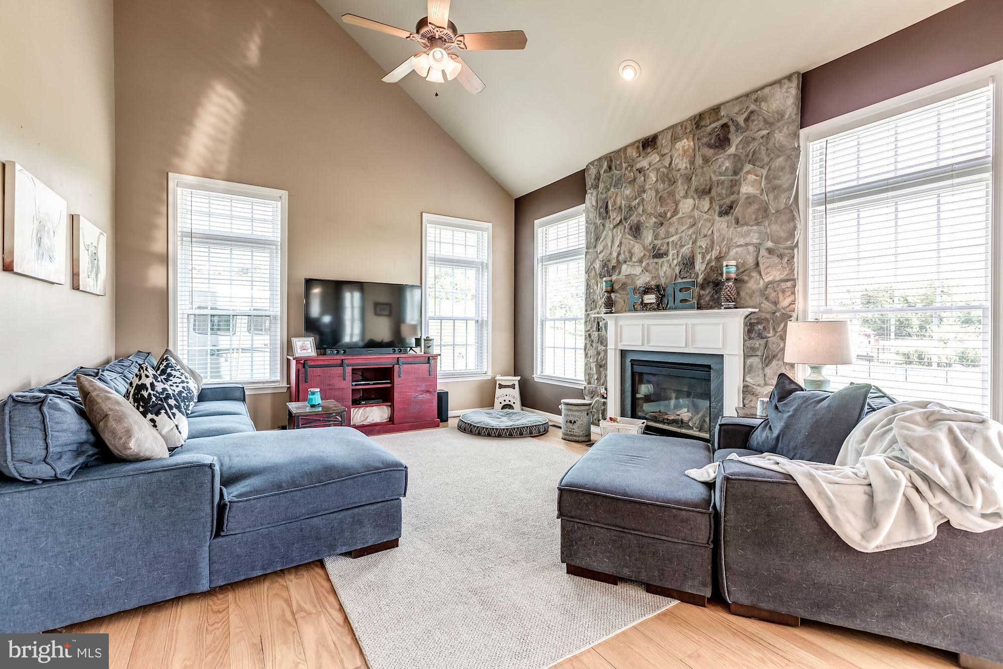 34360 Brownell Road Round Hill, VA 20141 - Photo 11 of 40 Gallery Image 11