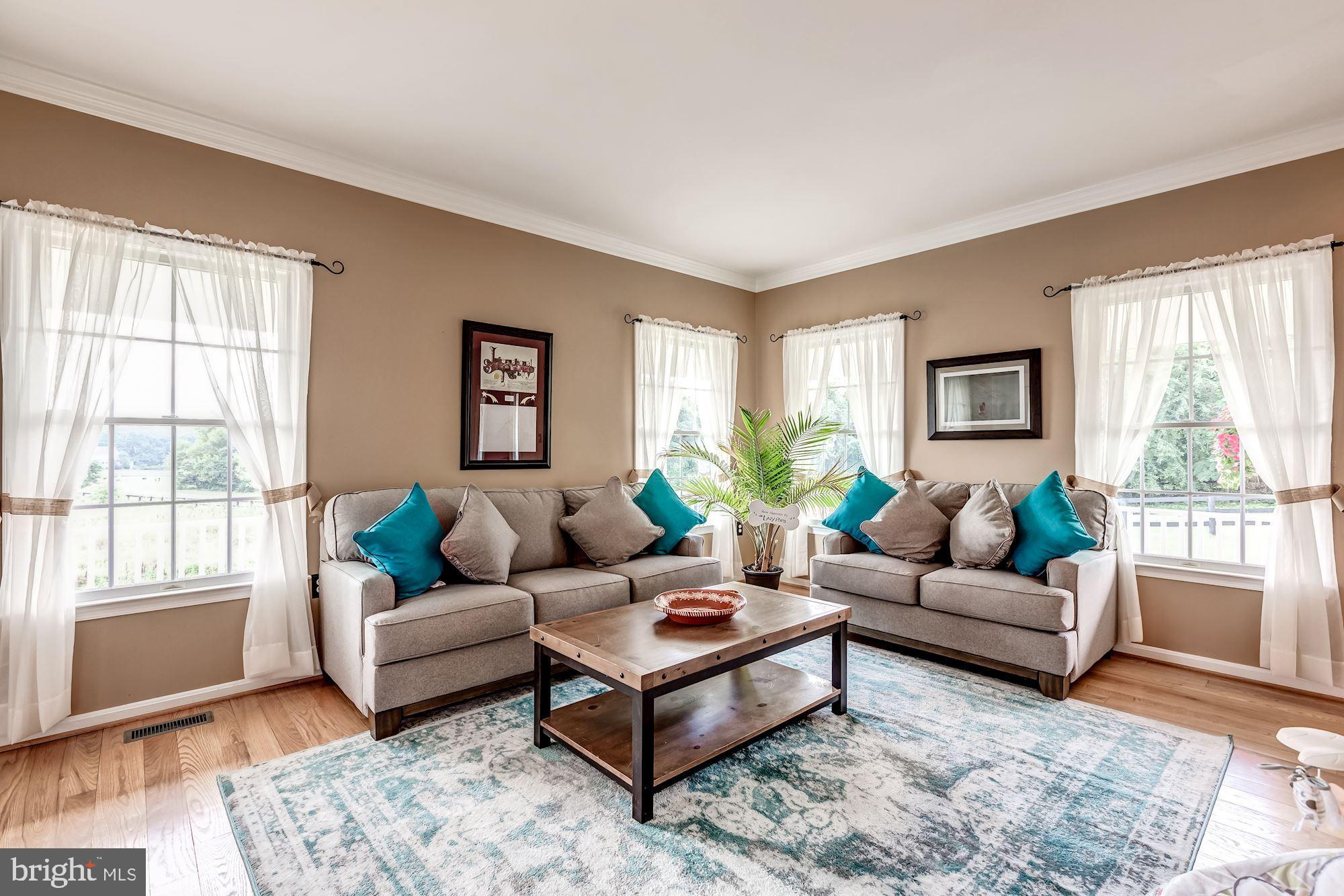 34360 Brownell Road Round Hill, VA 20141 - Photo 7 of 40 Gallery Image 7