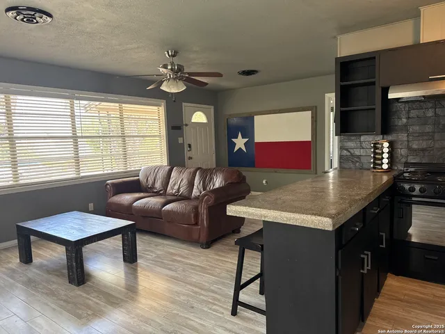 $1,500 | 3058 Westview Drive, Canyon Lake, TX 78133