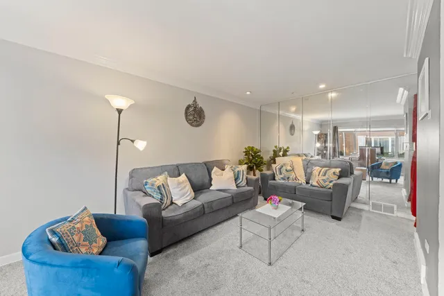 $340,000 | 706 North Western Avenue, Unit B, Park Ridge, IL 60068