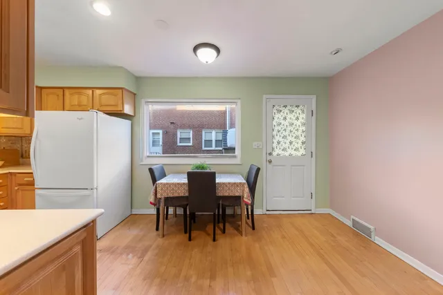 $340,000 | 706 North Western Avenue, Unit B, Park Ridge, IL 60068