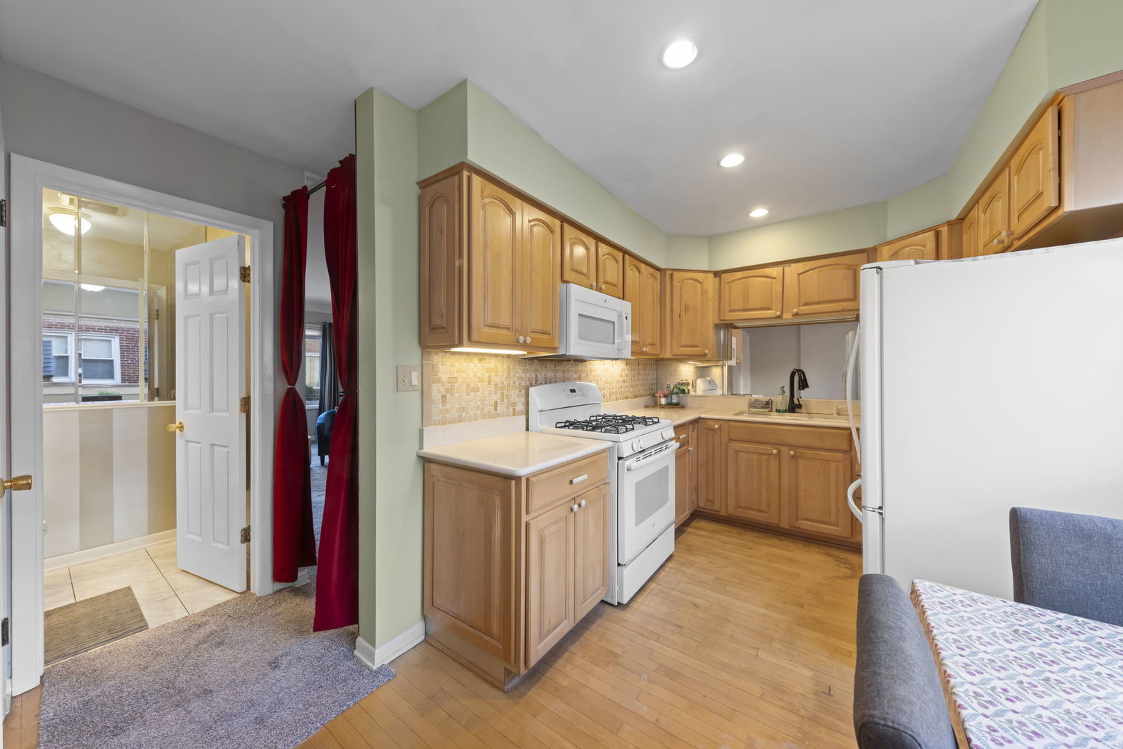 706 North Western Avenue, Unit B Park Ridge, IL 60068 - Photo 9 of 26