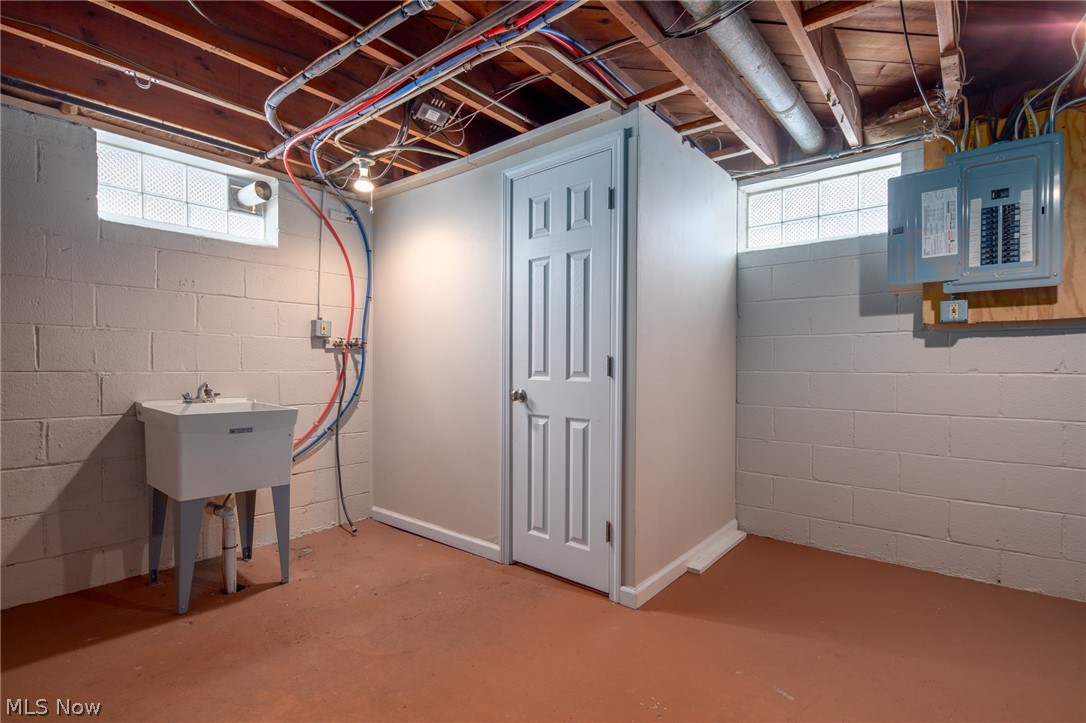 20111 Sumpter Road Cleveland, OH 44128 - Photo 30 of 35 Gallery Image 30