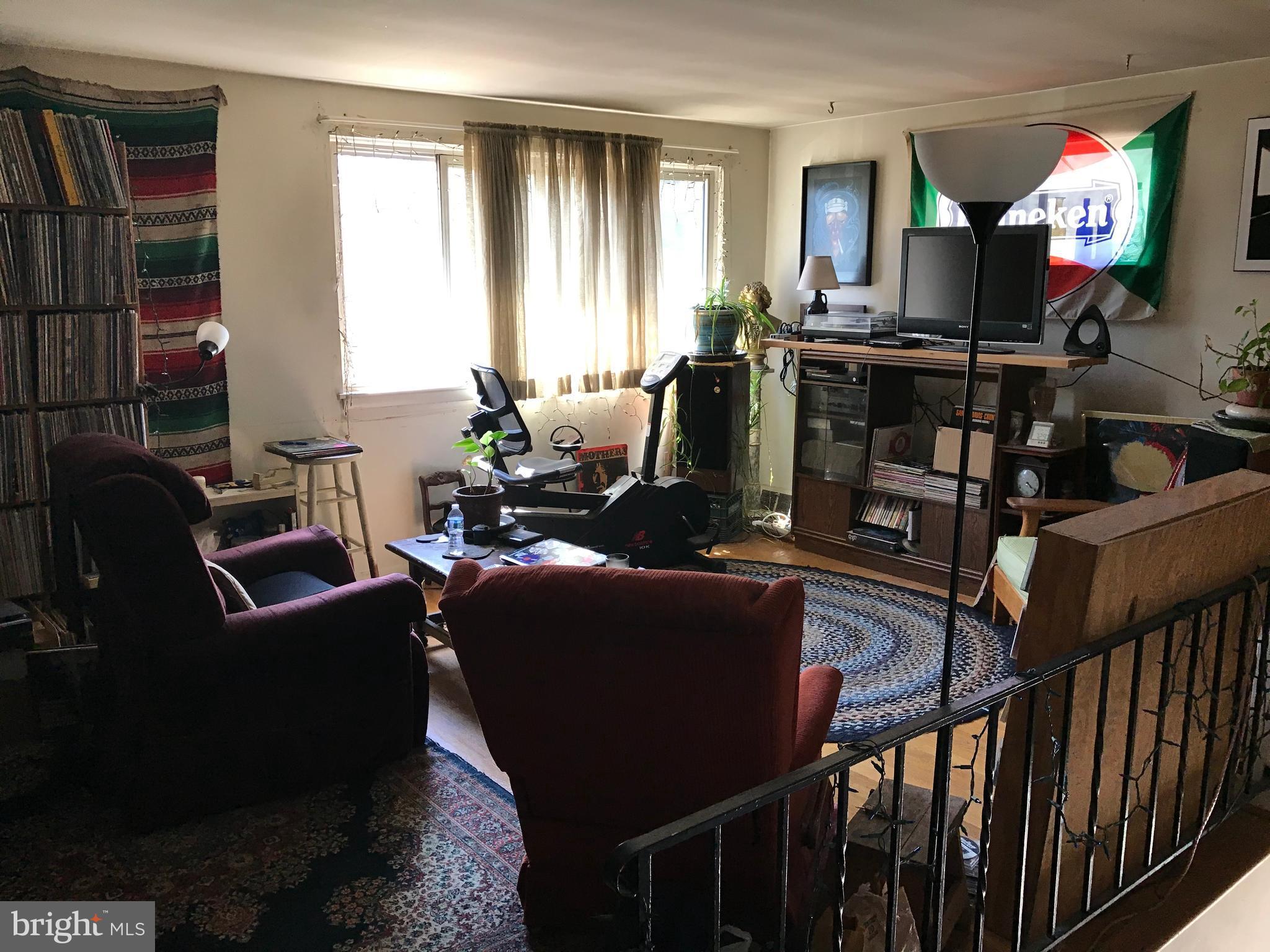 1004 Cedarcroft Road Baltimore, MD 21212 - Photo 2 of 22 Living Room