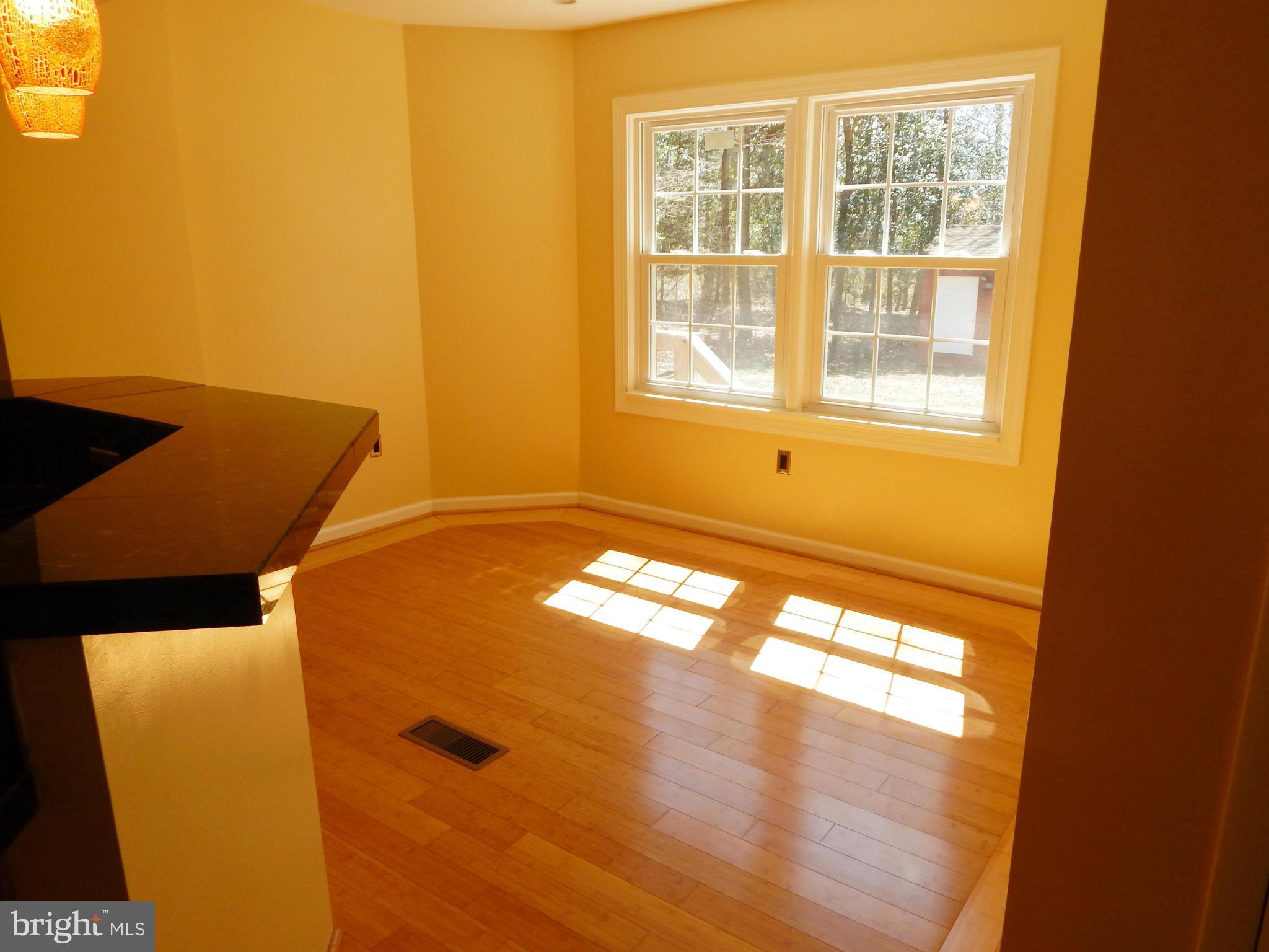 15811 John Dailey Road Accokeek, MD 20607 - Photo 12 of 30 Kitchen nook area