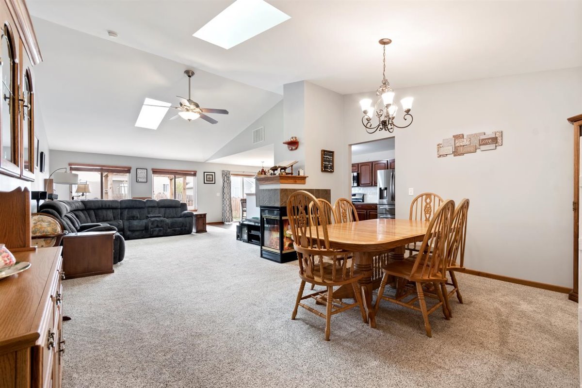 1183 Port Royal Road Pingree Grove, IL 60140 - Photo 2 of 22