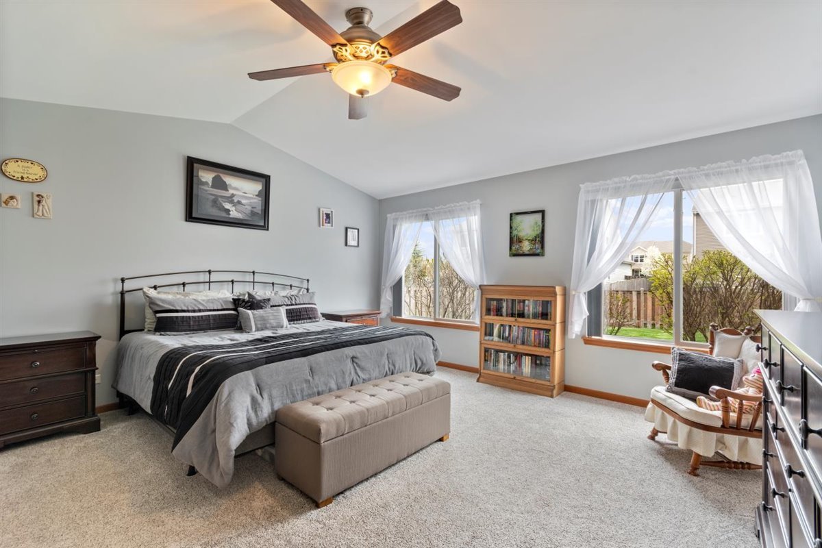1183 Port Royal Road Pingree Grove, IL 60140 - Photo 12 of 22