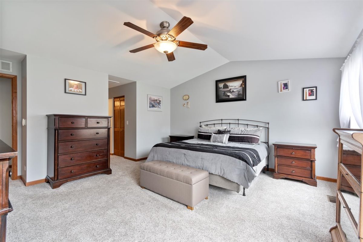 1183 Port Royal Road Pingree Grove, IL 60140 - Photo 13 of 22