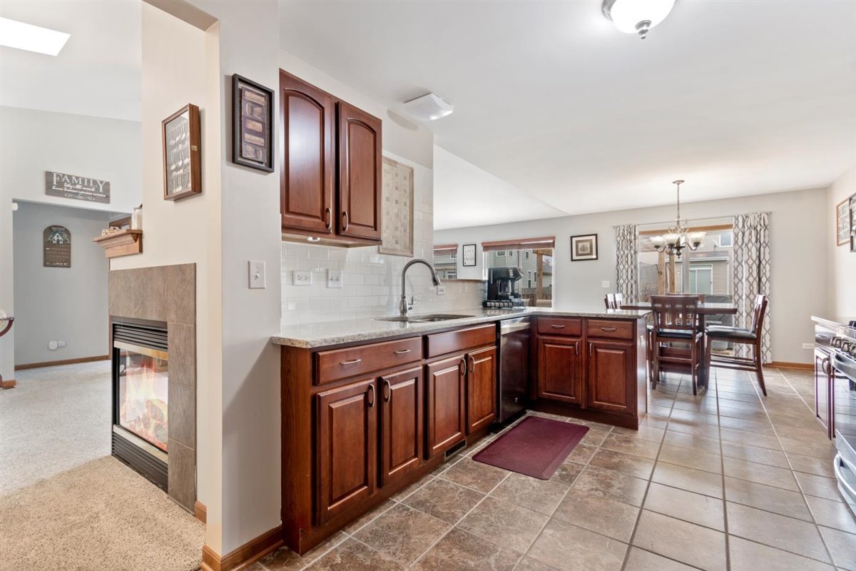 1183 Port Royal Road Pingree Grove, IL 60140 - Photo 9 of 22