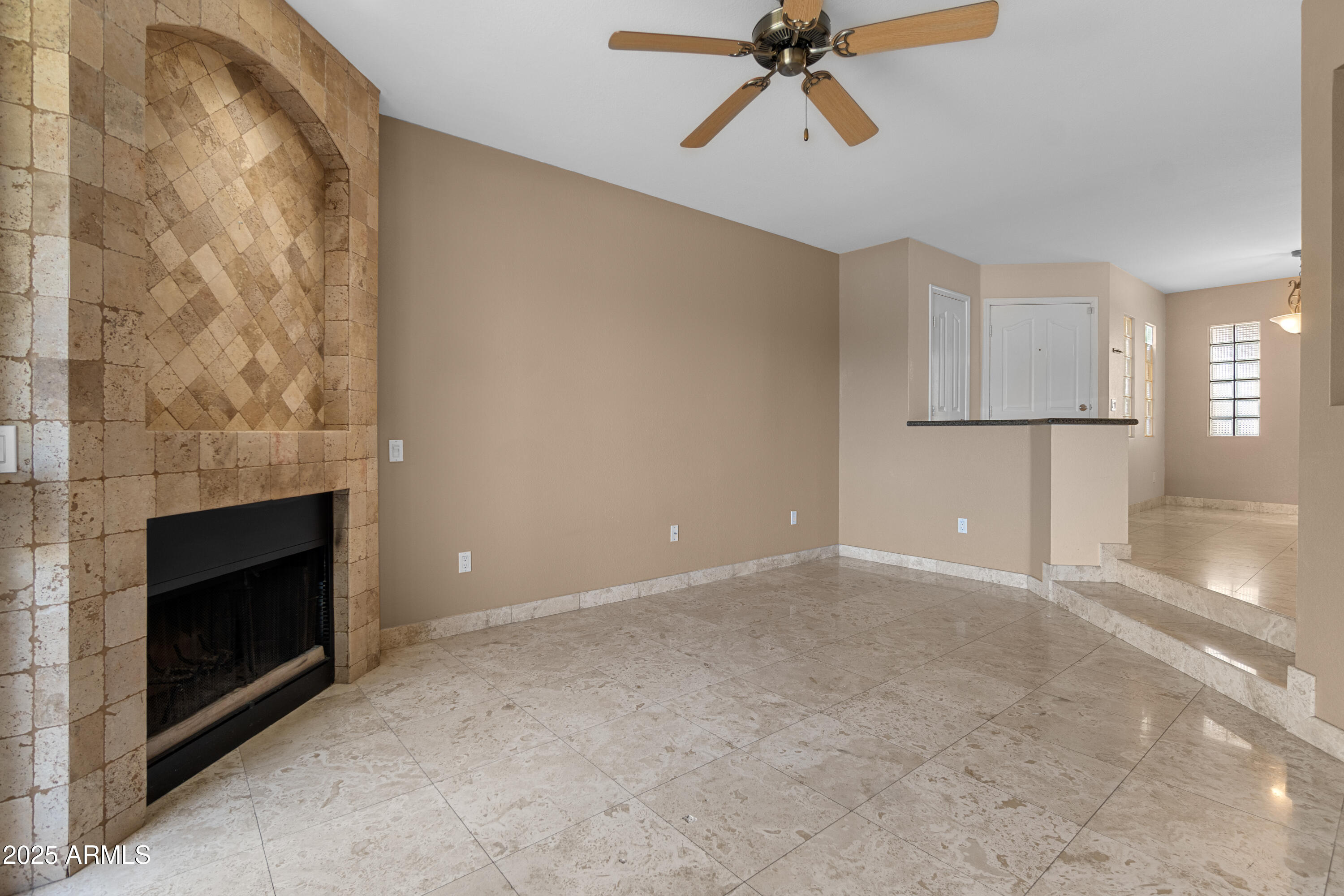 3235 East Camelback Road, Unit 124 Phoenix, AZ 85018 - Photo 11 of 22 14-Living Room