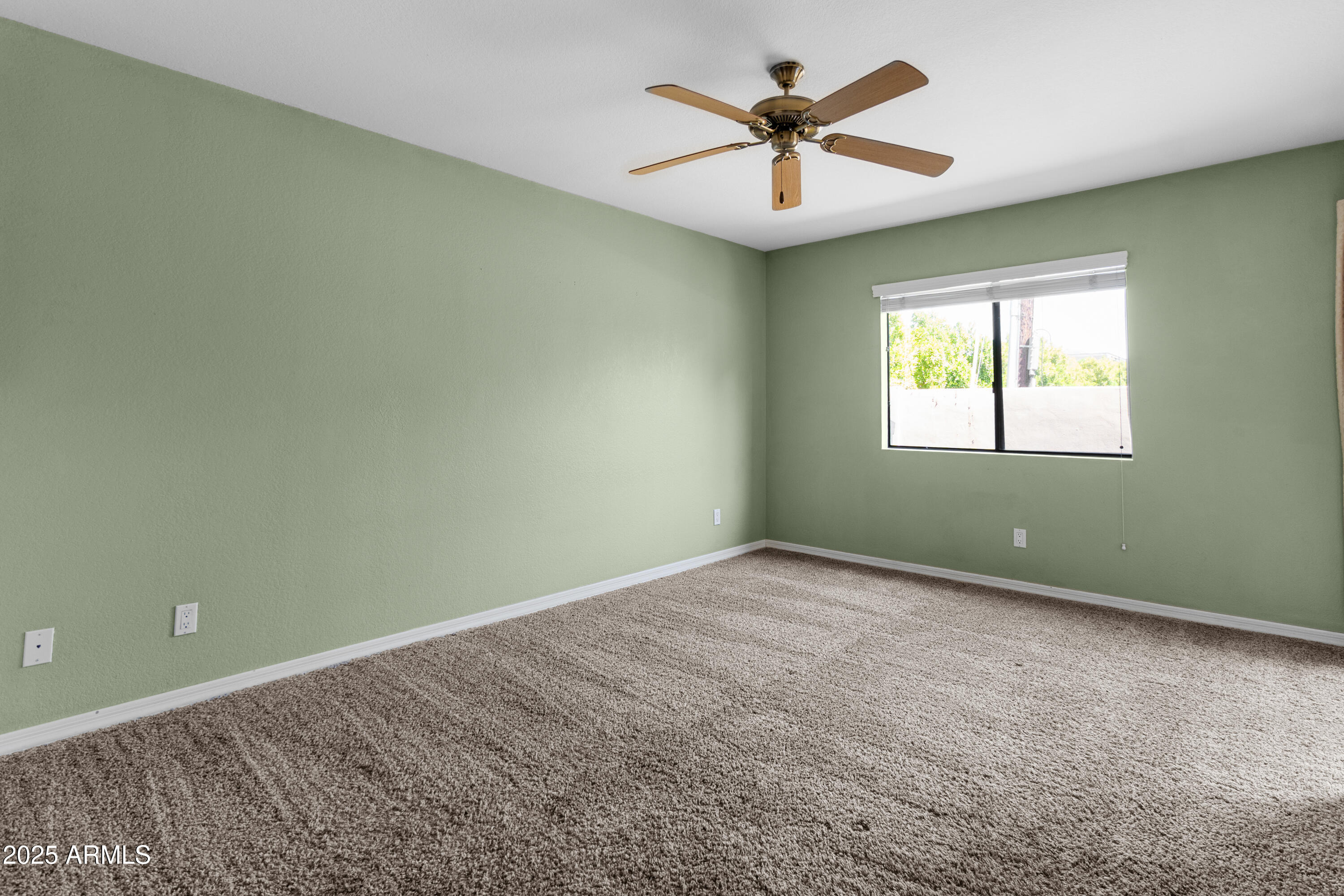 3235 East Camelback Road, Unit 124 Phoenix, AZ 85018 - Photo 14 of 22 15-Primary bedroom