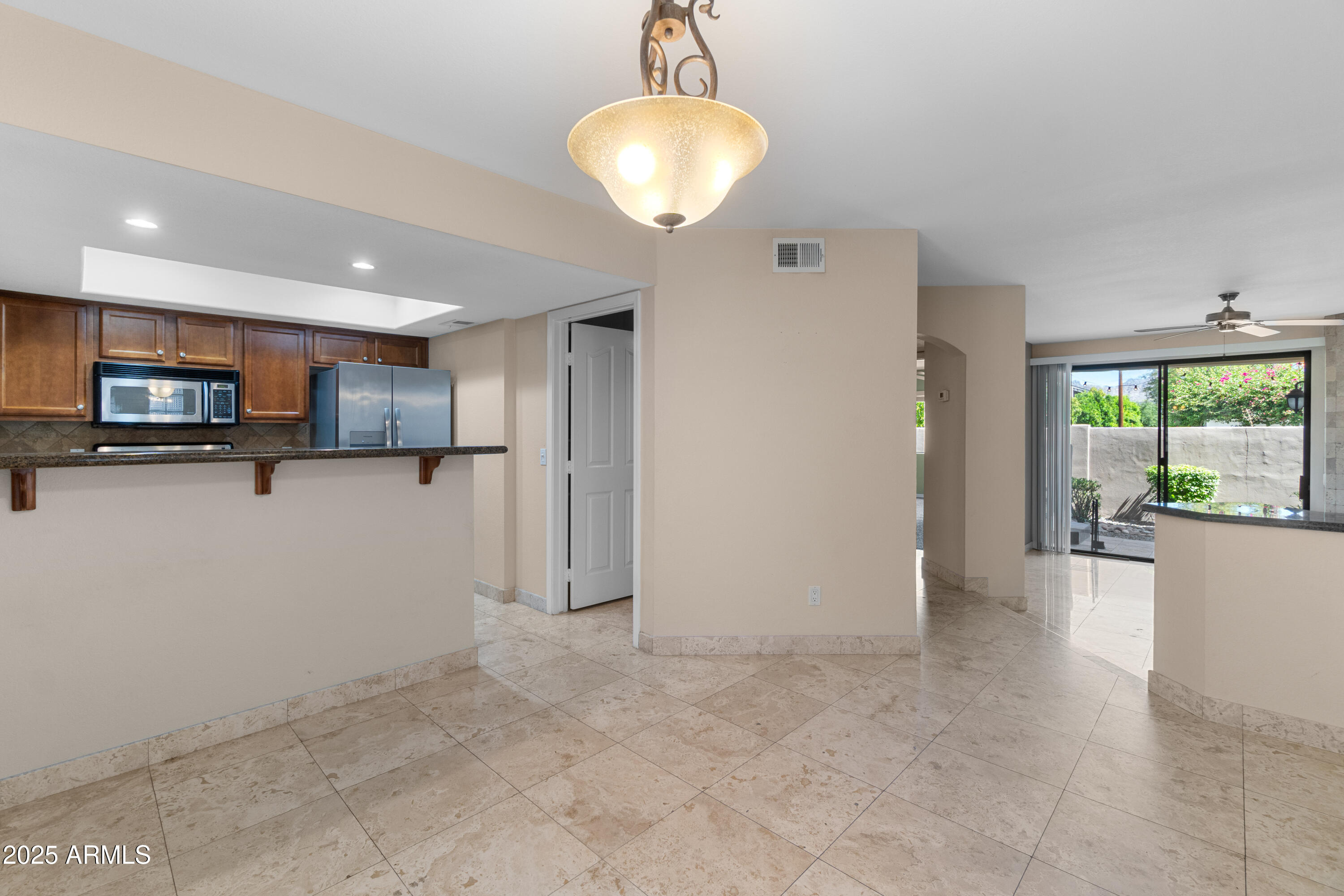 3235 East Camelback Road, Unit 124 Phoenix, AZ 85018 - Photo 6 of 22 08-Dining and Kitchen