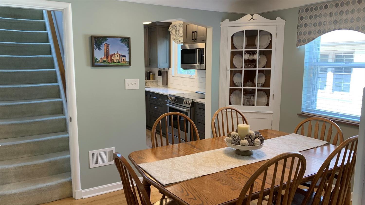 3833 Homewood Road Mariemont, OH 45227 - Photo 10 of 35