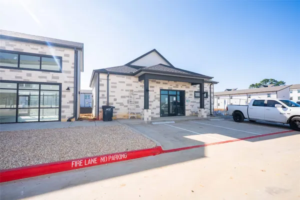 $1,350 | 2101 Reinke Road, Unit 8210, Waller, TX 77484