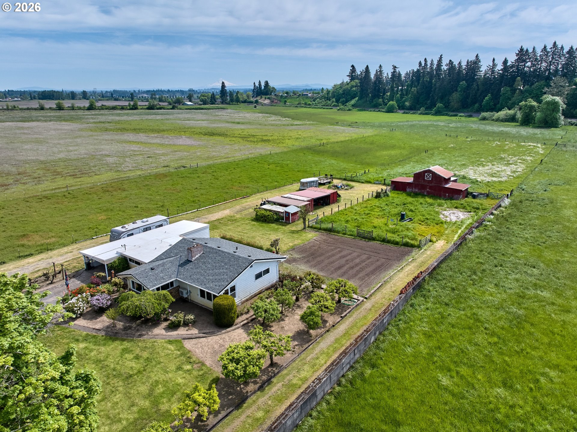 5724 South Anderson Road Aurora, OR 97002 - Photo 38 of 46 Gallery Image 38