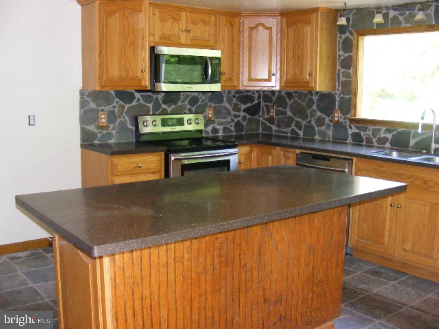 215 Blue Rocks Road Lenhartsville, PA 19534 - Photo 14 of 25 Gallery Image 14