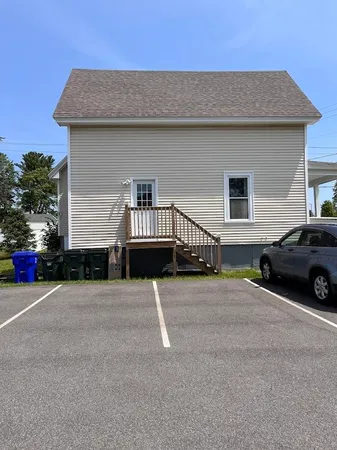 $1,900 | 408 Porter Street, Manchester, NH 03103