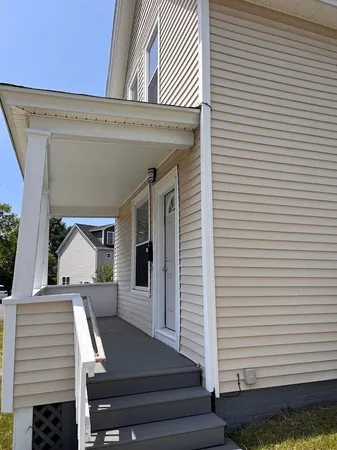 $1,900 | 408 Porter Street, Manchester, NH 03103
