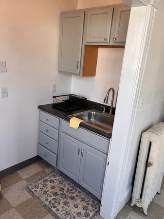 $1,900 | 408 Porter Street, Manchester, NH 03103