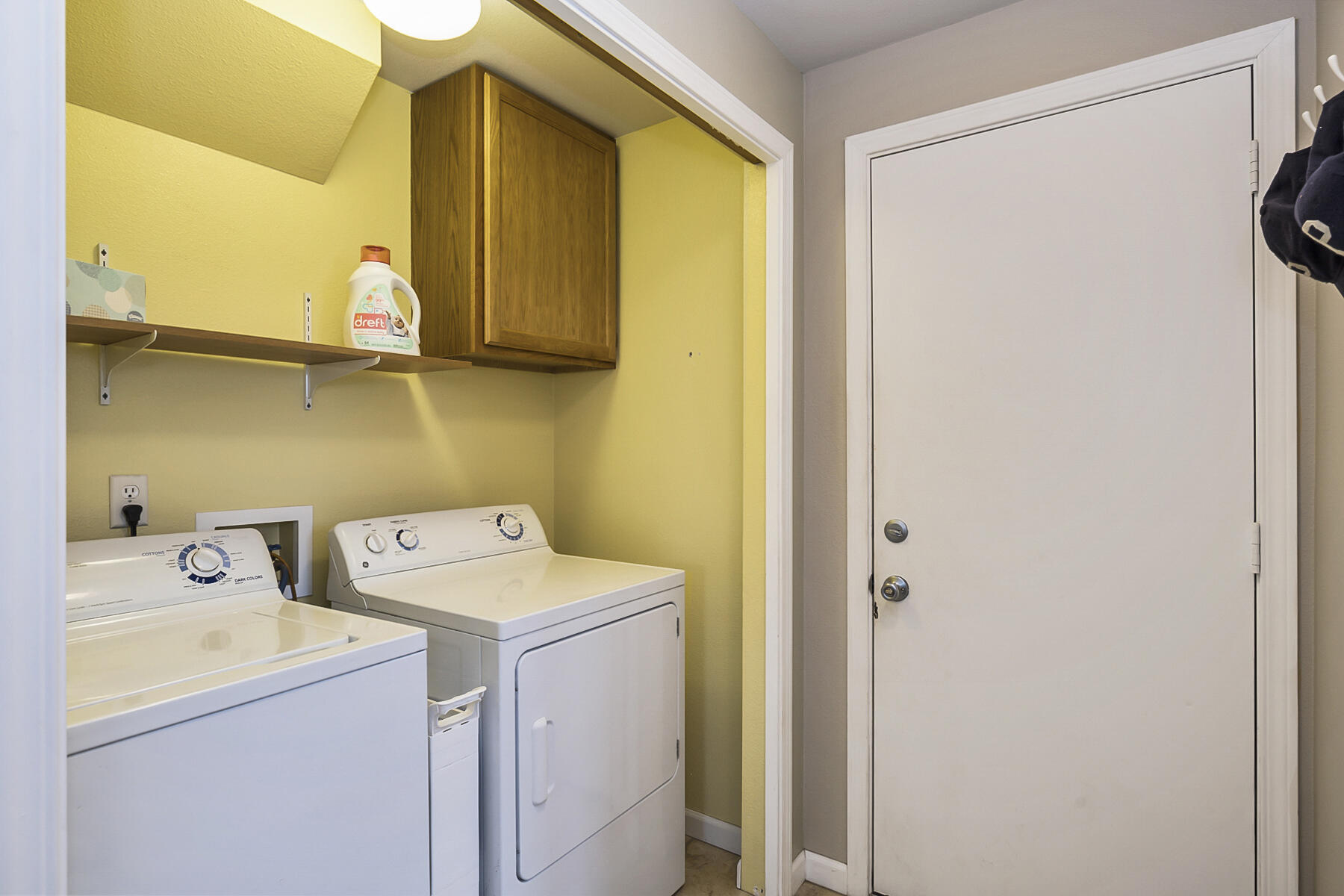 3063 Northeast Raleigh Court Bend, OR 97701 - Photo 18 of 39 18JH5_8948