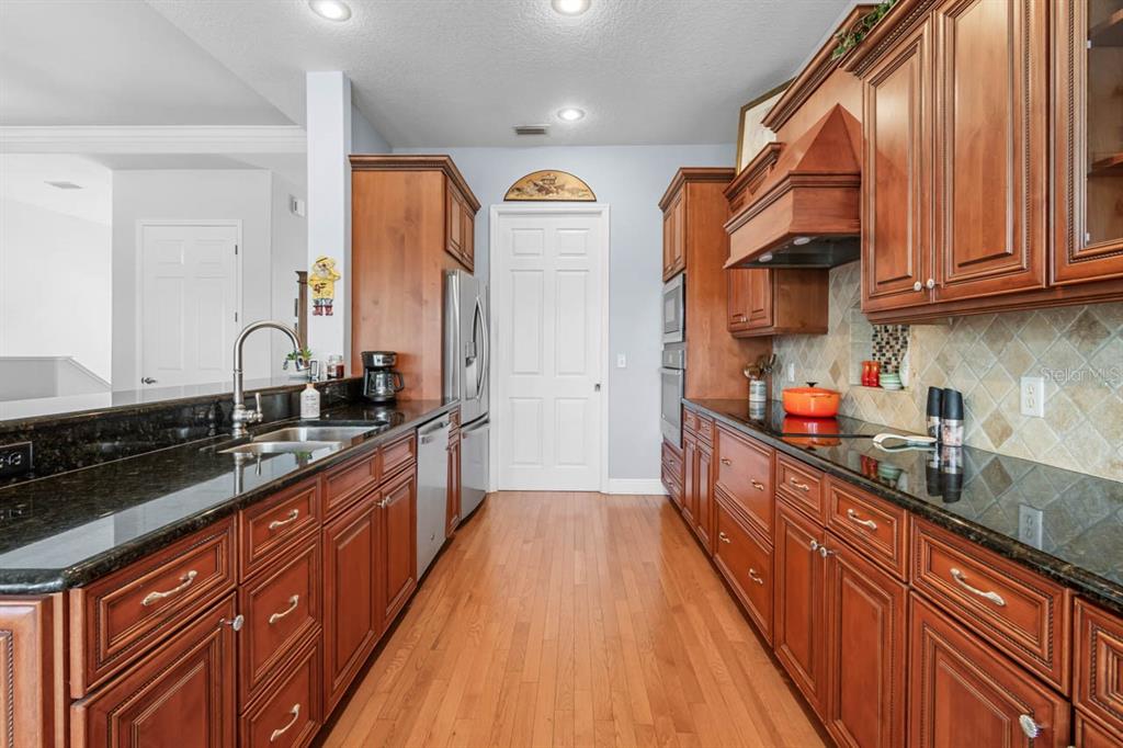 404 Inlet Road Ruskin, FL 33570 - Photo 15 of 67 Gallery Image 15
