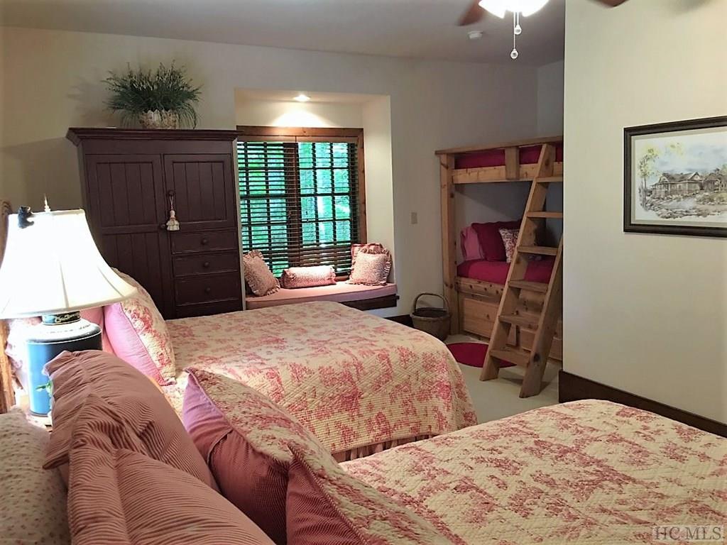 131 Rendezvous Ridge Cashiers, NC 28717 - Photo 17 of 18 Gallery Image 17