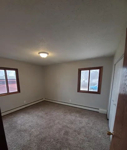 $775 | 725 South 9th Street, Unit 3, Bird Island, MN 55310