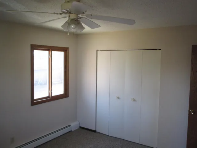 $775 | 725 South 9th Street, Unit 3, Bird Island, MN 55310